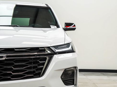 Used 2023 Chevrolet Traverse Premier w/ Redline Edition FWD image 4