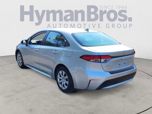 Used 2021 Toyota Corolla LE image 5