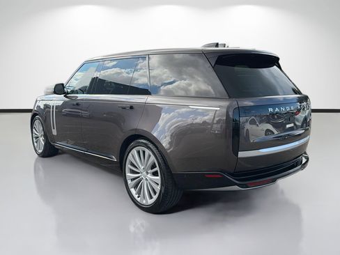 Used 2023 Land Rover Range Rover Long Wheelbase First Edition image 3