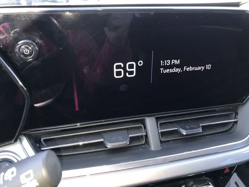 Used 2025 Chevrolet Trax LT image 15