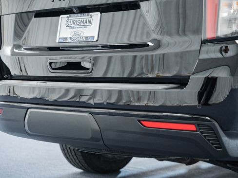 Used 2024 Chevrolet Tahoe Z71 image 18