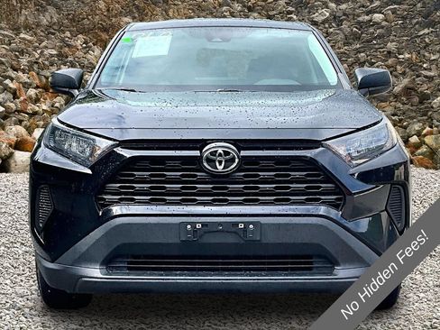 Used 2022 Toyota RAV4 LE AWD/4WD image 3