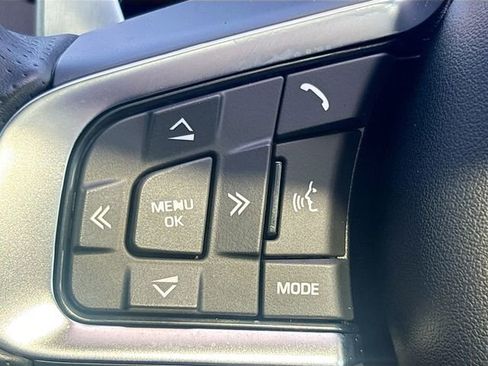 Used 2020 Jaguar F-PACE SVR image 37