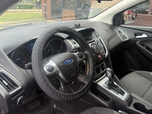 Used 2012 Ford Focus SE FWD image 26