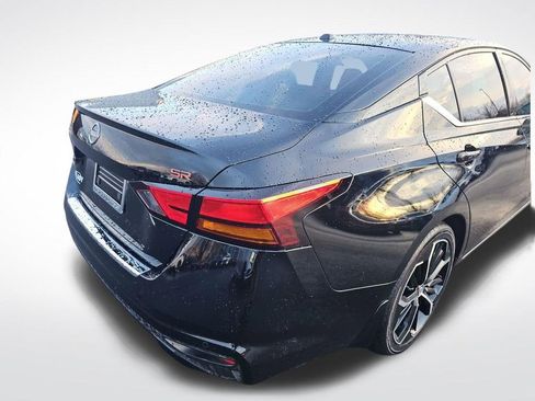 Used 2023 Nissan Altima 2.5 SR w/ SR Premium Package image 11