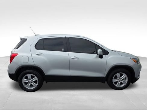 Used 2022 Chevrolet Trax LS w/ Tint and Cruise Package FWD image 7