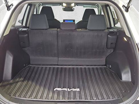 Used 2024 Toyota RAV4 XLE AWD/4WD image 6