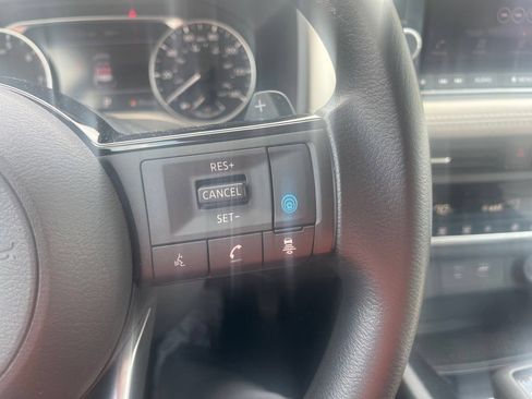 Used 2023 Nissan Rogue SV AWD/4WD image 24