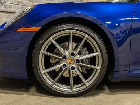 Used 2020 Porsche 911 Carrera w/ Premium Package RWD image 27