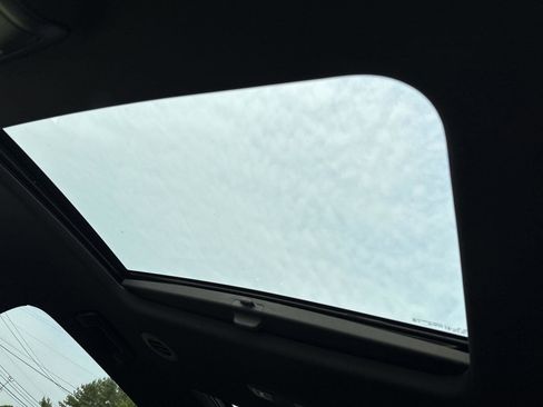 Used 2022 Buick Enclave Premium w/ Experience Buick Package image 19