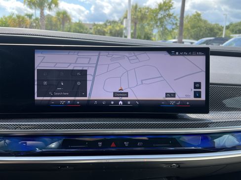 Used 2023 BMW i7 xDrive60 w/ Executive Package 2 AWD/4WD image 24
