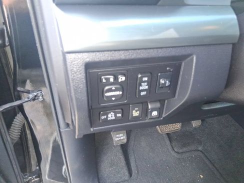 Used 2017 Toyota Tundra Platinum AWD/4WD image 11