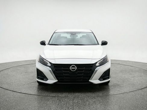 Used 2025 Nissan Altima 2.5 SV FWD image 1