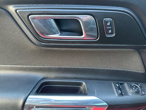 Used 2018 Ford Mustang Coupe image 11