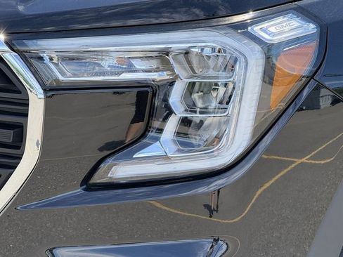 Used 2023 GMC Terrain SLE w/ Driver Convenience Package FWD image 25