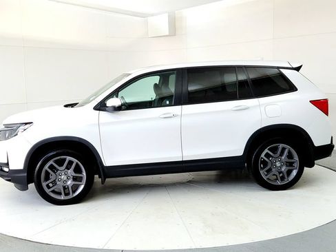 Used 2023 Honda Passport EX-L image 3