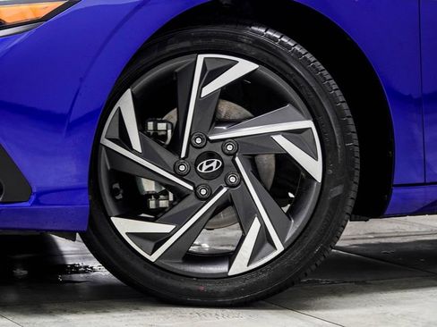 Used 2024 Hyundai Elantra SEL w/ Convenience Package image 6