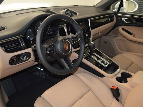 New 2026 Porsche Macan image 15