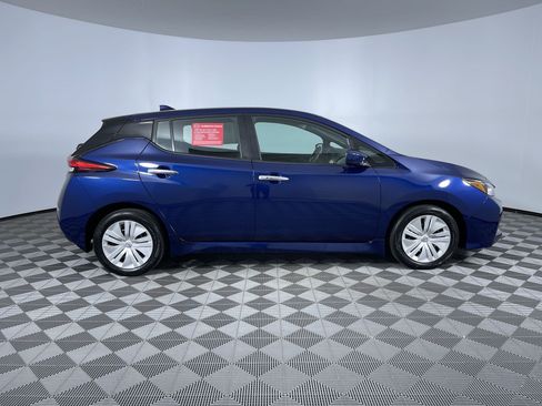 Certified 2025 Nissan Leaf S FWD image 10