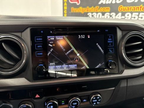 Used 2017 Toyota Tacoma TRD Off-Road image 8