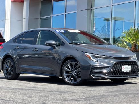 Used 2023 Toyota Corolla SE w/ SE Premium Package FWD image 2