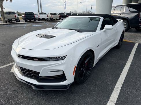 Used 2021 Chevrolet Camaro SS image 2