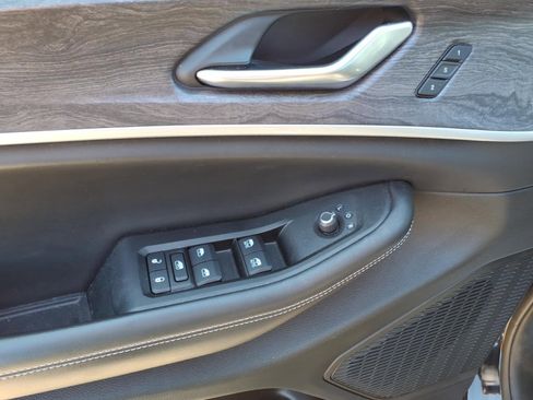 Used 2023 Jeep Grand Cherokee Limited AWD/4WD image 12
