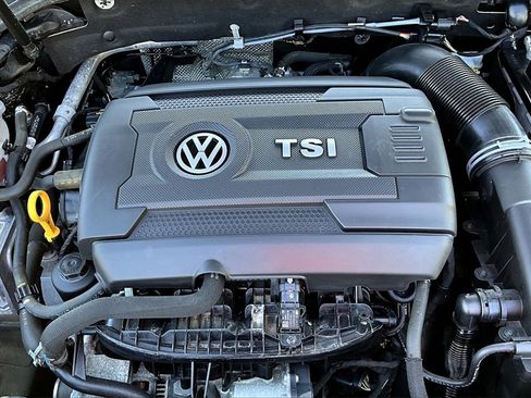 Used 2019 Volkswagen Golf Alltrack S image 32