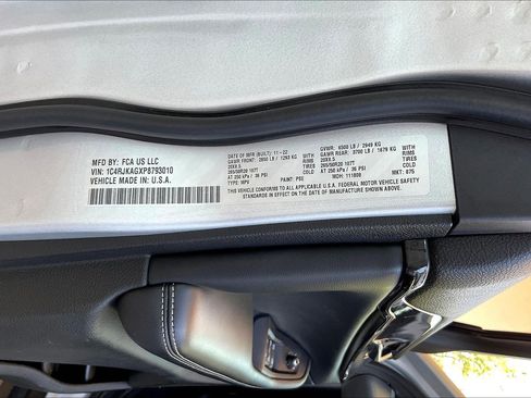Used 2023 Jeep Grand Cherokee L Laredo AWD/4WD image 18
