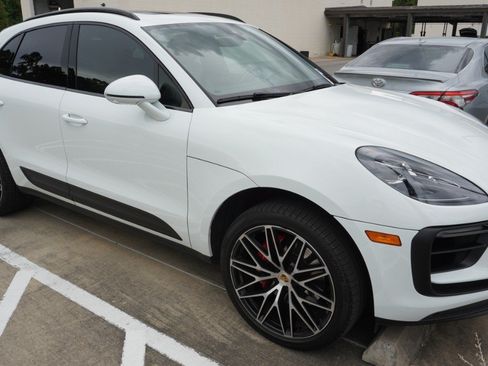 Used 2022 Porsche Macan S AWD/4WD image 3