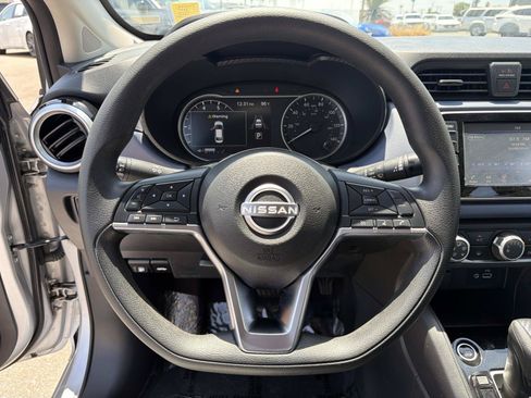 Used 2024 Nissan Versa SV FWD image 8