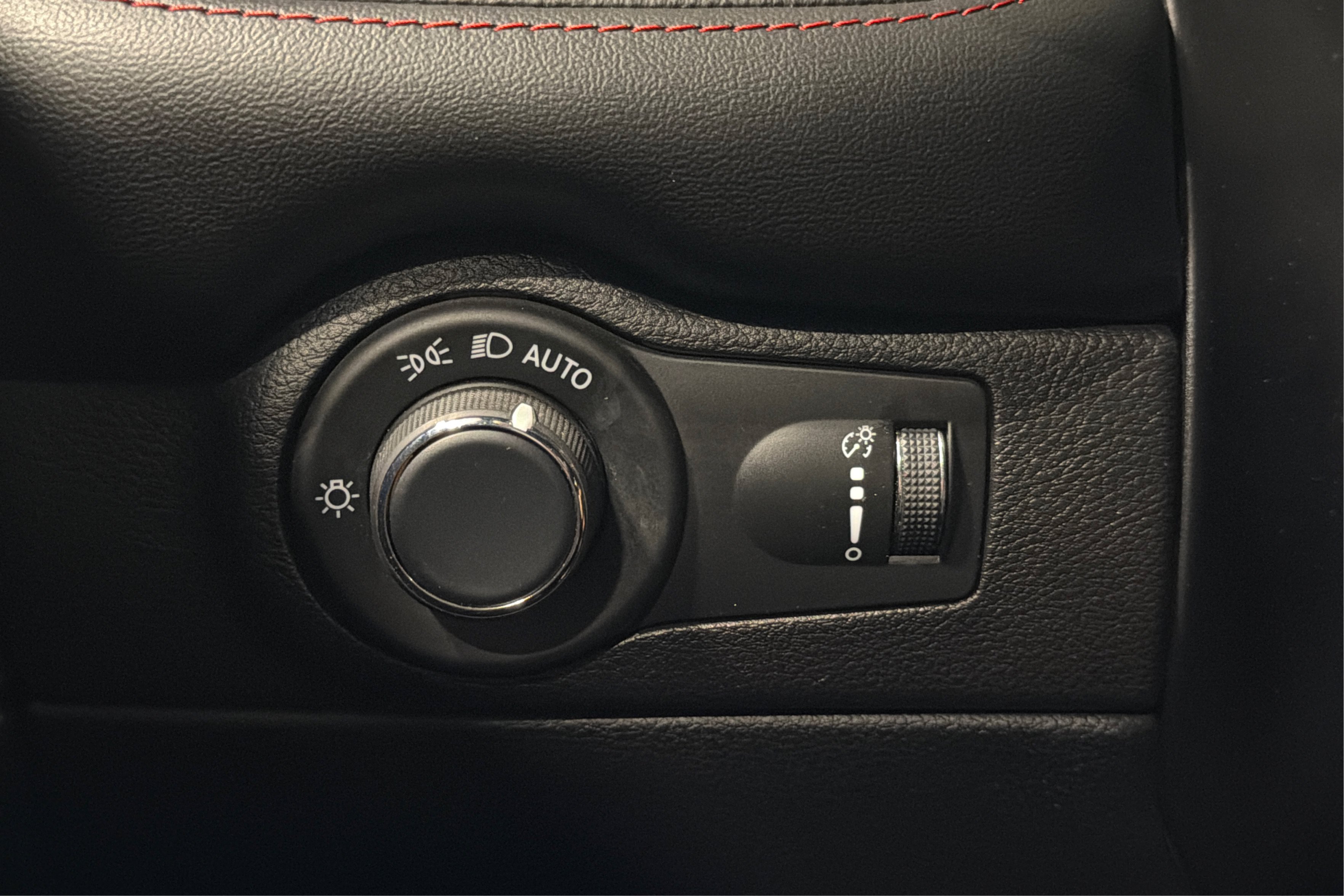 Used 2025 Dodge Durango R/T AWD/4WD image 21