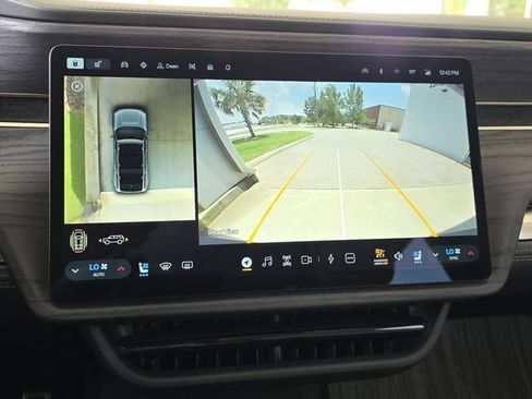 Used 2024 Rivian R1S Adventure AWD/4WD image 18