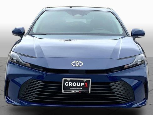 Used 2025 Toyota Camry LE w/ Convenience Package image 4