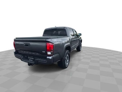 Used 2019 Toyota Tacoma TRD Off-Road w/ Technology Package AWD/4WD image 8