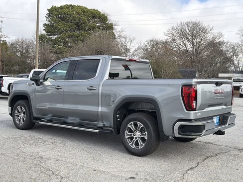 New 2026 GMC Sierra 1500 SLE image 18