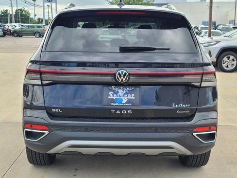 New 2025 Volkswagen Taos SEL image 5
