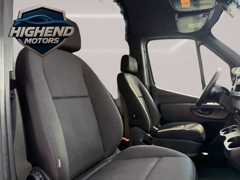 Used 2019 Mercedes-Benz Sprinter 144 image 17