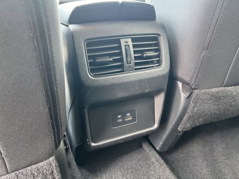Used 2023 Nissan Rogue SV FWD image 14