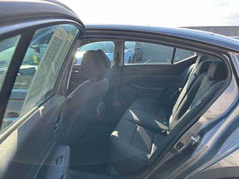 Used 2025 Nissan Altima 2.5 SV image 27