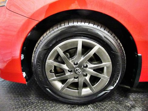 Used 2017 Toyota Prius V Three image 19