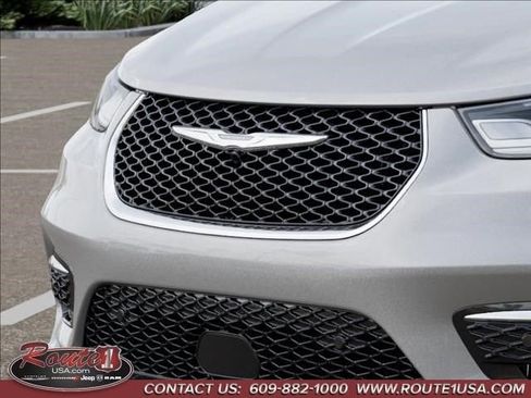 New 2026 Chrysler Pacifica Select image 11