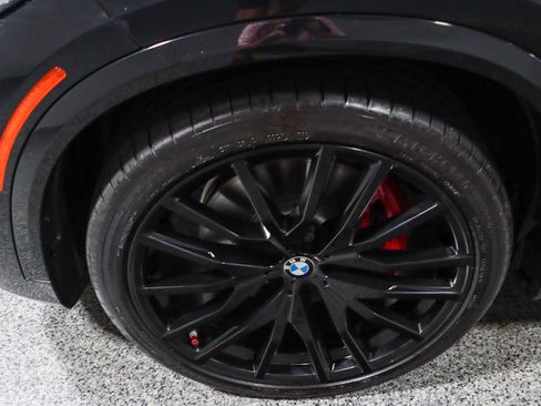 Used 2022 BMW X5 xDrive40i w/ M Sport Package AWD/4WD image 11
