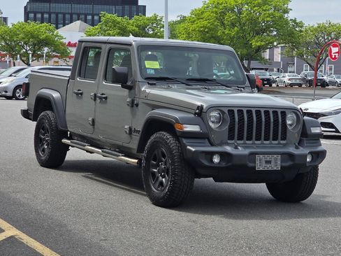 Used 2021 Jeep Gladiator Sport w/ Trailer Tow Package AWD/4WD image 3