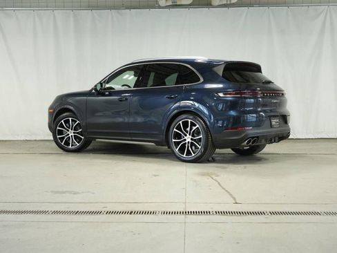 Certified 2025 Porsche Cayenne S AWD/4WD image 3