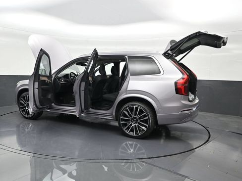 New 2026 Volvo XC90 B5 Plus AWD/4WD image 32
