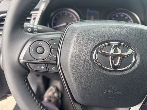 Used 2024 Toyota Camry SE image 14
