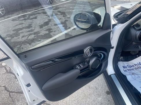 Certified 2023 MINI Cooper 4-Door Hardtop image 18