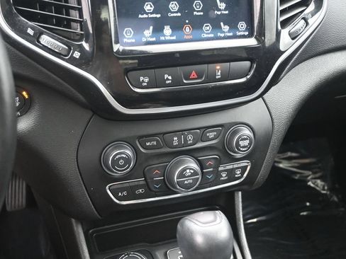 Used 2021 Jeep Cherokee Limited AWD/4WD image 17