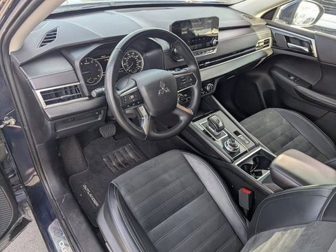 Used 2024 Mitsubishi Outlander SE image 23